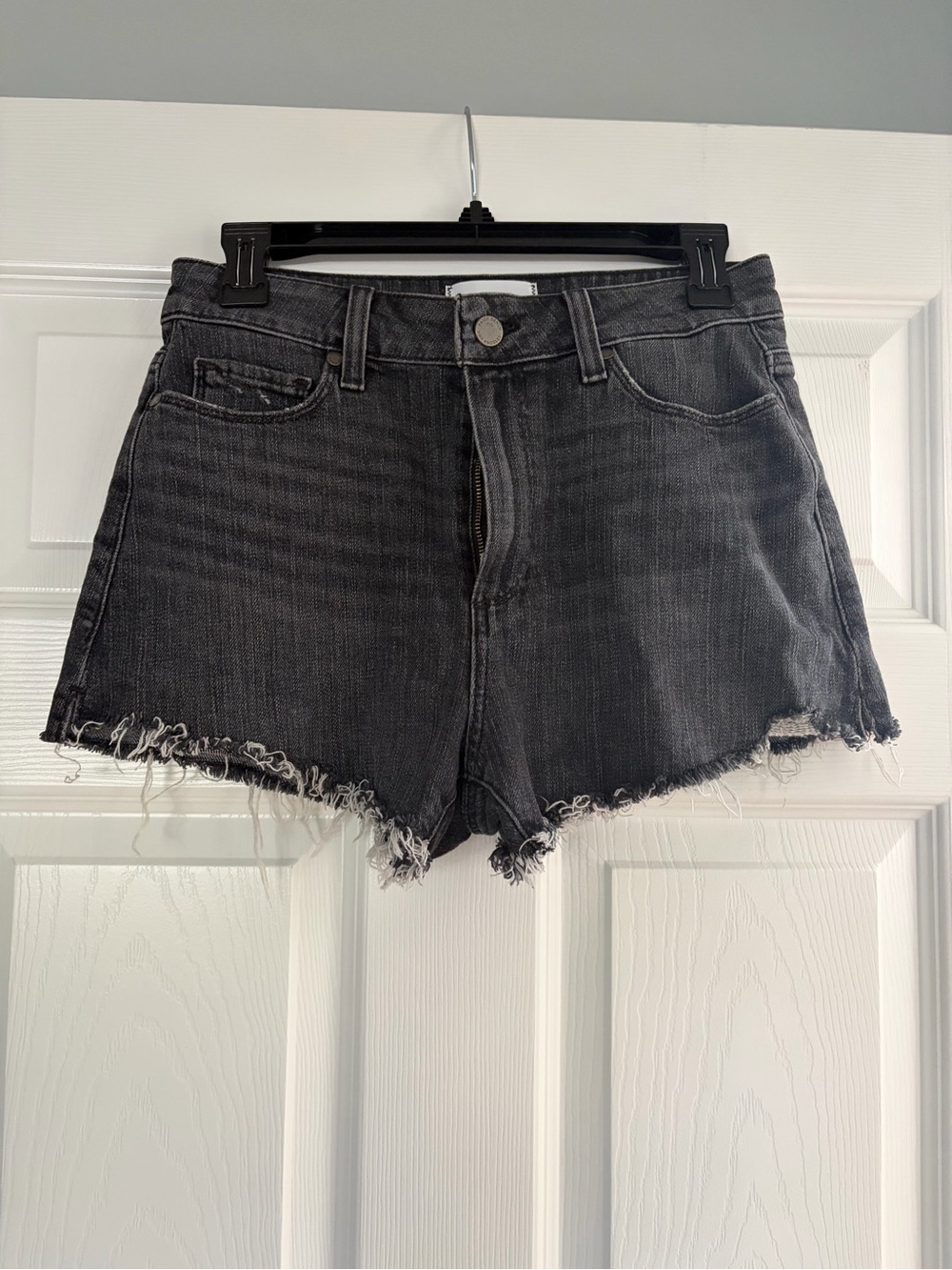 Paige Margot shorts Women's Black Raw-Hem Denim Shorts- size 27